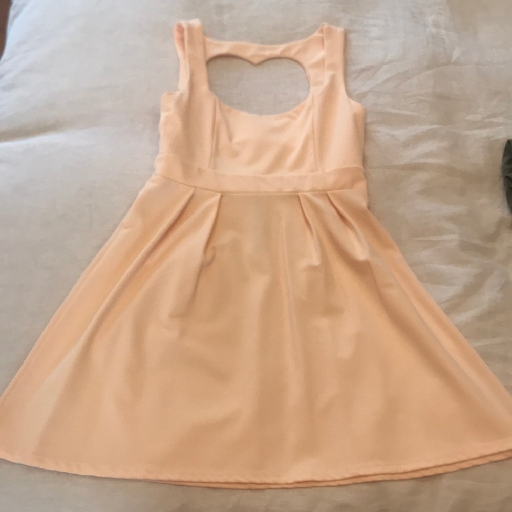 Pink/peach sundress perfect for summer weddings!